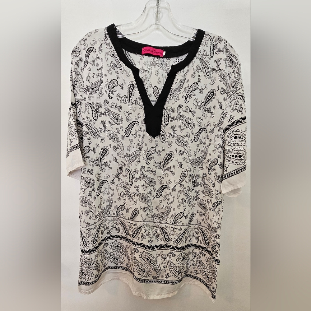 Universal Fashion Top Blouse Tunic Floral Black White Short Sleeves Size L